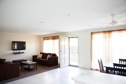 Echuca Moama Holiday Villas - Tap to explore photos