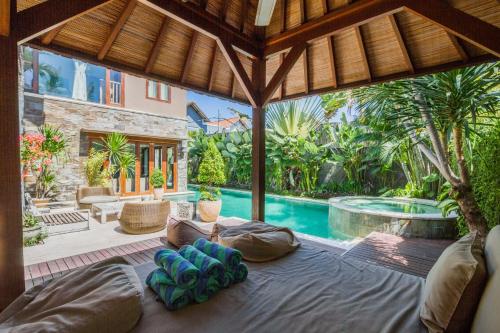 Five-Bedroom Villa with Private Pool image 7