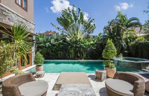Five-Bedroom Villa with Private Pool image 2