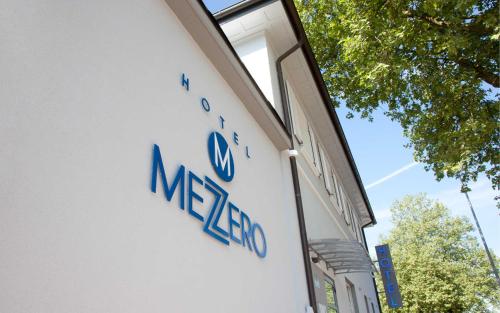 Hotel Mezzero - Accommodation - Waldshut-Tiengen