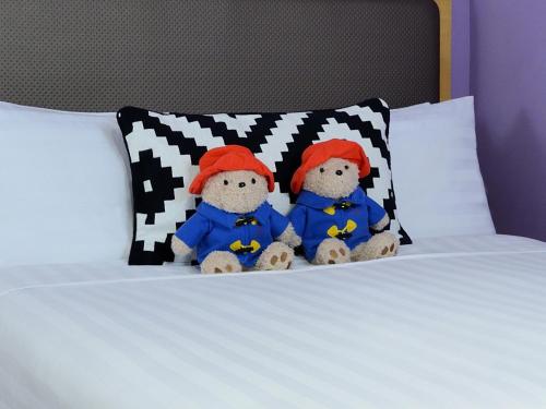 room detail thumbnail 1