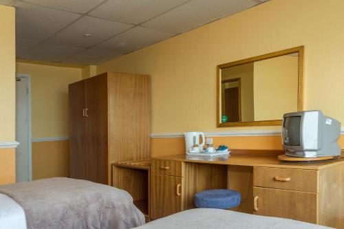 The Grand Burstin Hotel - image 4