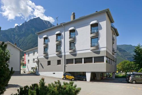 Hotel Central - Accommodation - Brig