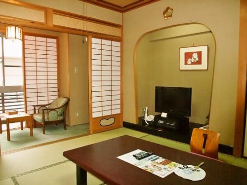 Yunogo Grand Hotel Ideally located in the Mimasaka area, Yunogo Grand Hotel promises a relaxing and wonderful visit. Featuring a satisfying list of amenities, guests will find their stay at the property a comfortable on