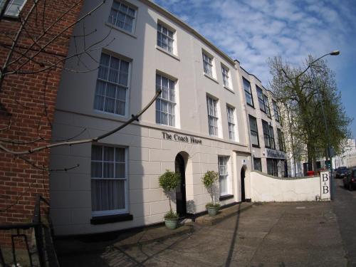 The Coach House - Accommodation - Canterbury