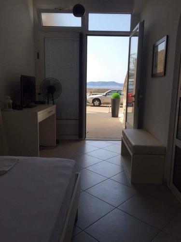 Apartment by the sea - main image