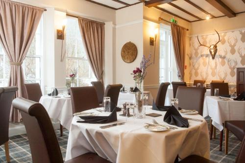Ресторан, Glenmoriston Arms Hotel in Інверморістон