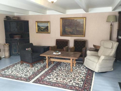 Staurset gard in Molde