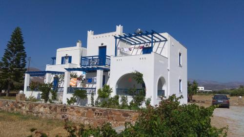  Galanos Studios in Naxos Chora
