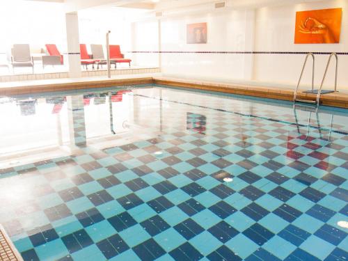 Swimming pool, Sandbanks Hotel in Poole
