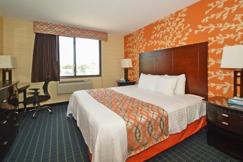 Corona Hotel