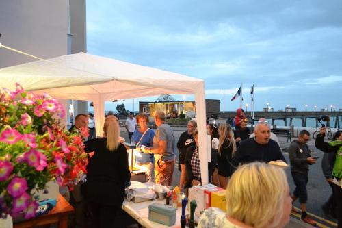Waterfront Hotel - image 4