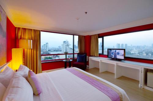 room detail thumbnail 1