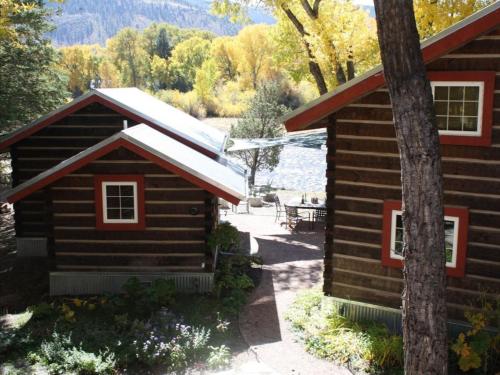 Riverside Meadows Cabins - 전망