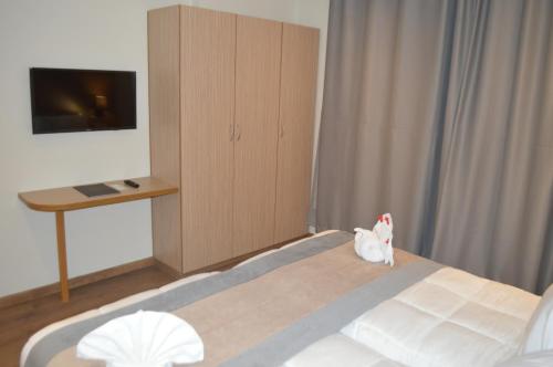 2 bedrooms, 4 beds