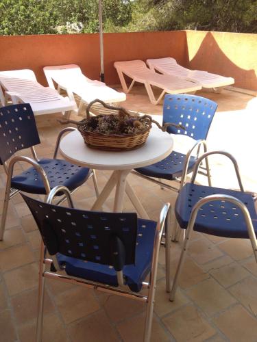 شرفة/ تراس, Zhimbad B&B by the sea in كابيبيرا