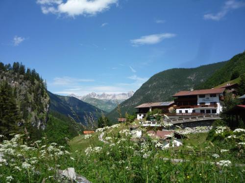 Gasthaus Alpenrose - Accommodation - Gramais