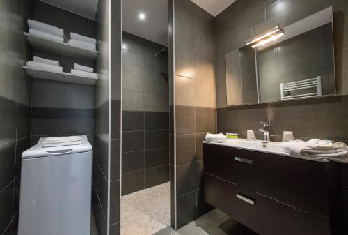 2 bedrooms, 3 beds