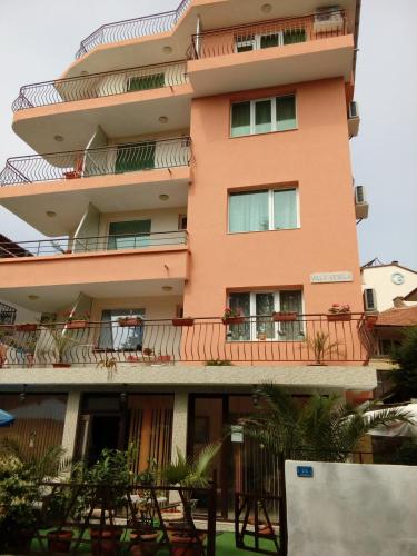 Triple Room with Balcony room in Villa Vesela