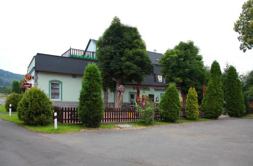 入口, U栗子酒店 (Pension U Kastanu) in 卡羅維瓦利郊區
