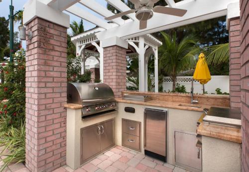 Coconut Inn Pass-a-Grille Beach in St Pete Beach, USA