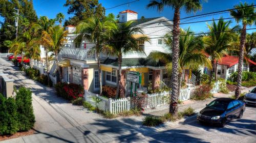 Pass-a-Grille Coconut Inn - image 2
