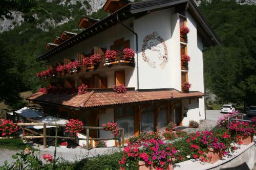 Garni Lago Nembia - Hotel - San Lorenzo in Banale