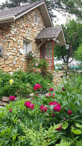 Rock Cottage Gardens B&B Eureka Springs (AR) United States