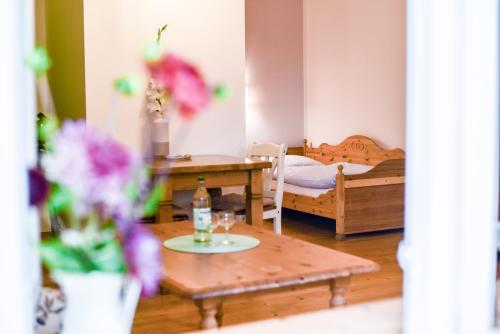 2 twin beds