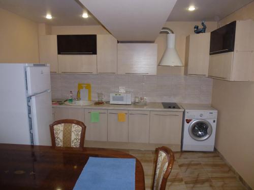 Apartment on Vinogradnaya - image 2