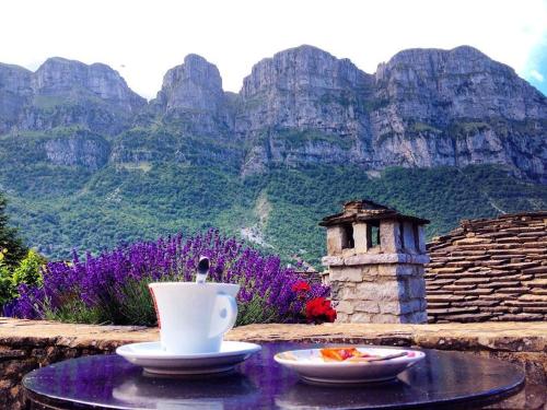 Erkély/terasz, Hotel Papigo AE in Papingo városközpont