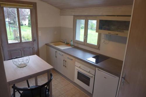 virtuve, La P'tite Maison in Saint-Julien-Chapteuil