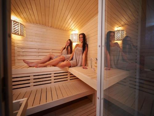 ซาวน่า, Villa Maranata-5 stars-pool-spa-gym-free parking-privacy in ดูกิ รัต