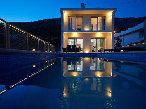 Villa Maranata-5 stars-pool-spa-gym-free parking-privacy - Accommodation - Jesenice