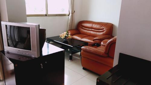 Evergreen Hotel - image 4