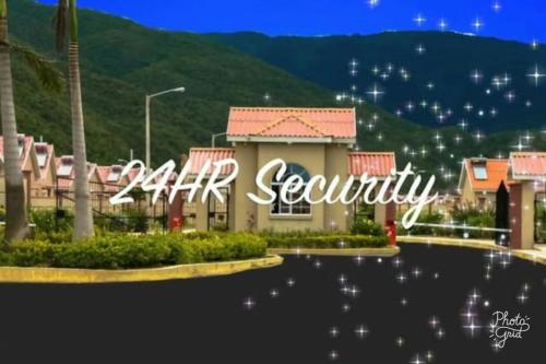 Instalaciones, Caymanas Estate House in Portmore