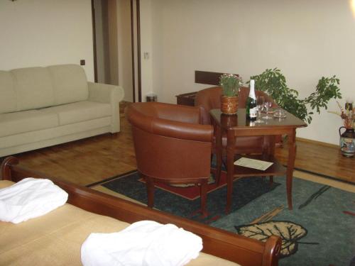 Meridian Hotel Bolyarski - image 11
