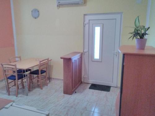 Apartments with a parking space Tribunj Vodice - 13319 