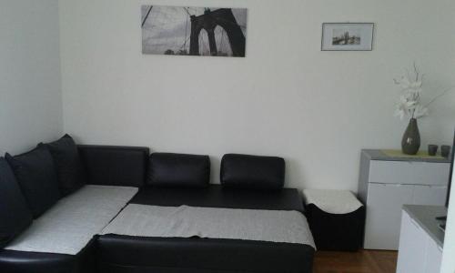 Studio with Balcony and Sea View image 2