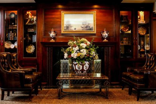 The Olde Mill Inn Basking Ridge - 로비