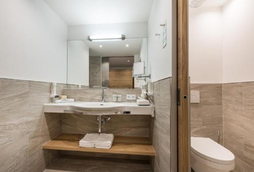 Hotel Leonhard - main image
