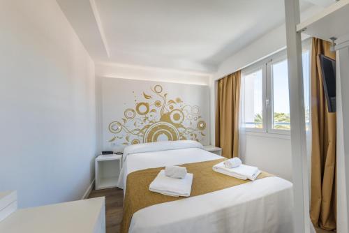 Hotel Triton Beach - image 10