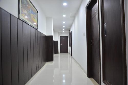 Hotel Popular Hotel Popular is perfectly located for both business and leisure guests in Amritsar. The property offers a high standard of service and amenities to suit the individual needs of all travelers. Service