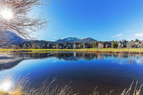 

SnowCreek #909 (Phase 5) - Two Bedroom Condo