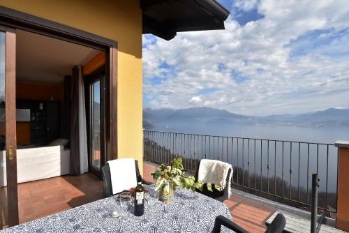  Casa Il Vigneto by Holiday World, Pension in Oggebbio