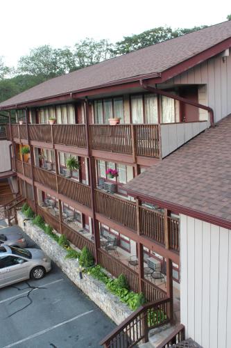 Cliff Dwellers Inn Blowing Rock (NC)