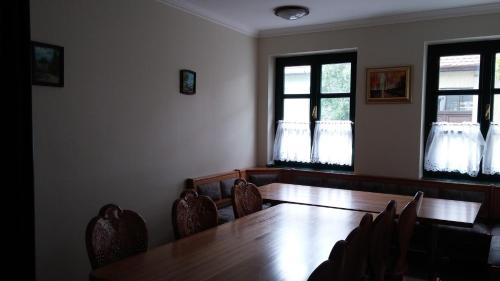 Bacchus Panzió Hotel - image 4