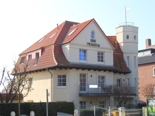 Ferienwohnungen in historischer Villa in Warnemünde (LB)