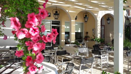 Eros Beach Hotel - image 5
