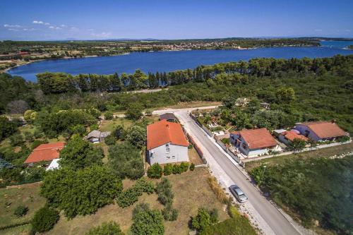 Apartments Nikic 5